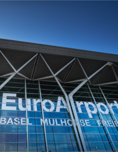 Façade de l'aéroport international de Mulhouse Bâle